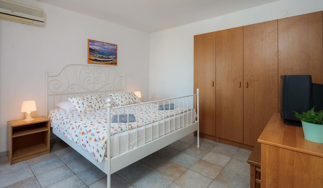 Apartments Loncar Seget Vranjica Luaran gambar