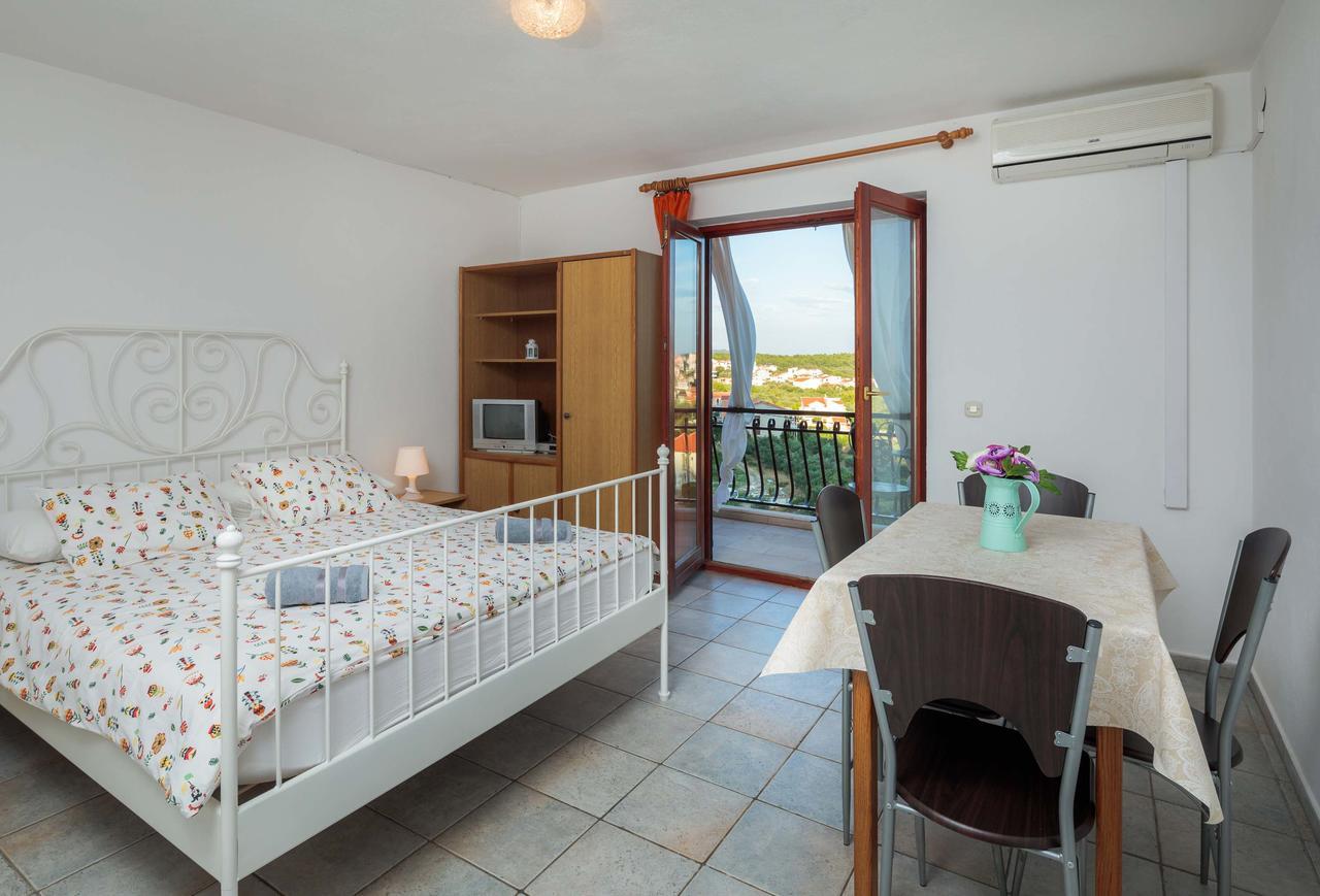 Apartments Loncar Seget Vranjica Luaran gambar
